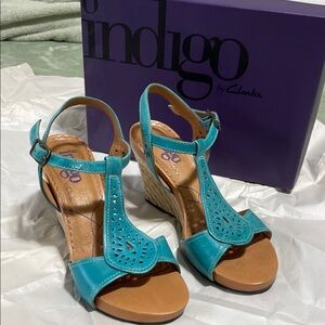 Indigo by Clarks leather turquoise wedge sandals size 8
